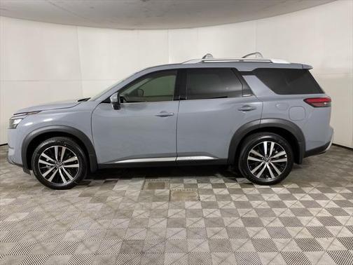 2025 Nissan Pathfinder Platinum 4WD