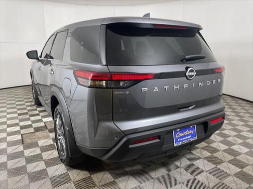 2025 Nissan Pathfinder S FWD