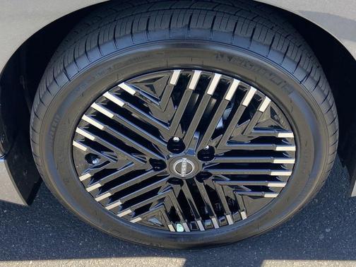 2024 Nissan Leaf SV PLUS