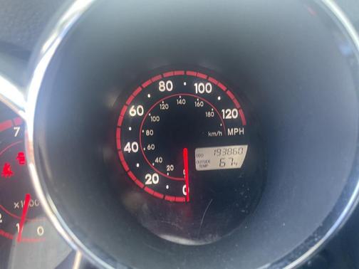 2006 Pontiac Vibe Base