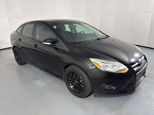 Tuxedo Black Metallic 2014 Ford Focus SE