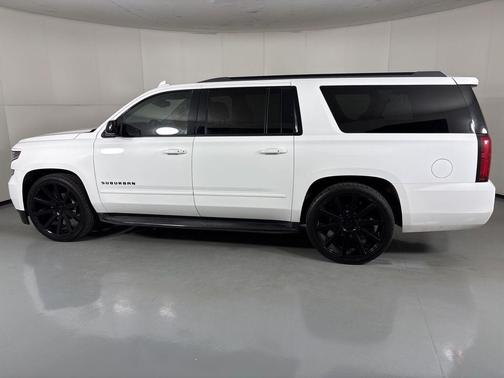 Summit White 2019 Chevrolet Suburban Premier