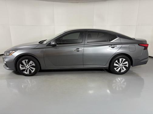 2022 Nissan Altima S FWD