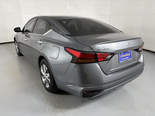 2022 Nissan Altima S FWD