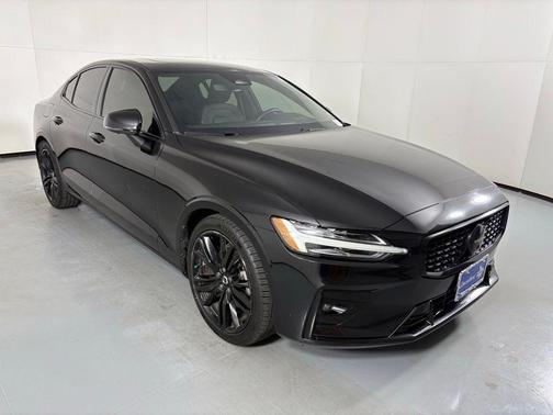 2024 Volvo S60 B5 Plus Black Edition