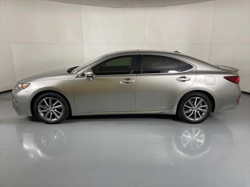 2018 Lexus ES 300h Base