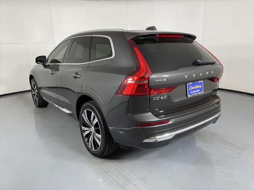 2022 Volvo XC60 B5 Inscription
