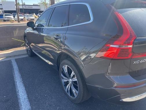 2022 Volvo XC60 B5 Inscription