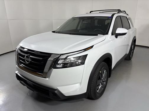 2025 Nissan Pathfinder SV FWD