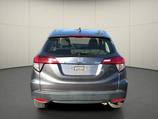 Modern Steel Metallic 2021 Honda HR-V LX