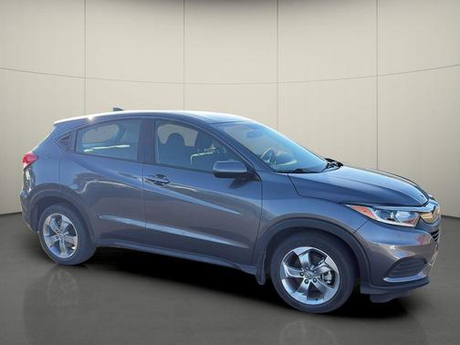 Modern Steel Metallic 2021 Honda HR-V LX