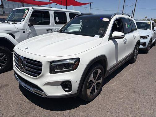 White 2025 Mercedes-Benz GLB 250 4MATIC