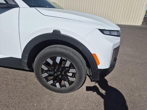 Atlas White 2025 Hyundai SANTA CRUZ SEL