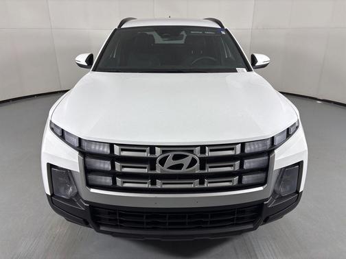 Atlas White 2025 Hyundai SANTA CRUZ SEL
