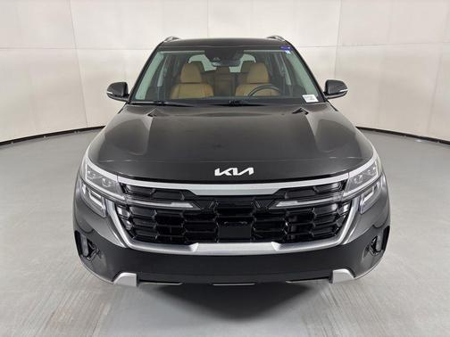 Fusion Black 2024 Kia Seltos SX Turbo