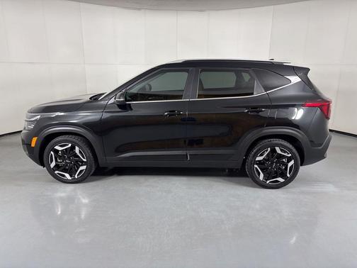Fusion Black 2024 Kia Seltos SX Turbo
