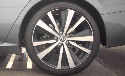 2022 Nissan Altima SR FWD