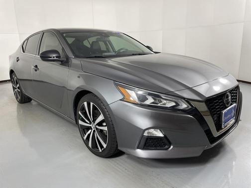 2022 Nissan Altima SR FWD