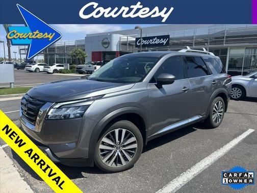 2022 Nissan Pathfinder Platinum 2WD