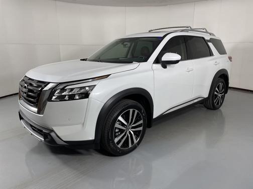 2025 Nissan Pathfinder Platinum 4WD