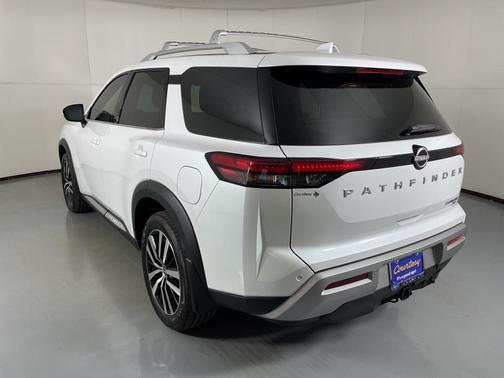 2025 Nissan Pathfinder Platinum 4WD
