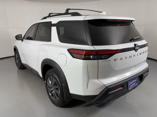 2025 Nissan Pathfinder SL FWD