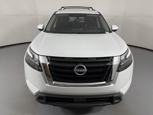 2025 Nissan Pathfinder SL FWD