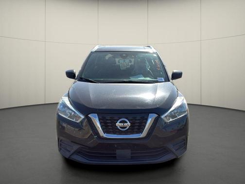 Super Black 2020 Nissan Kicks SV