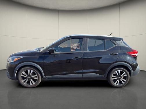 Super Black 2020 Nissan Kicks SV