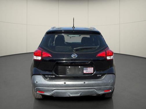 Super Black 2020 Nissan Kicks SV