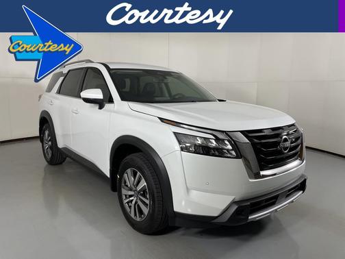 2025 Nissan Pathfinder SL FWD