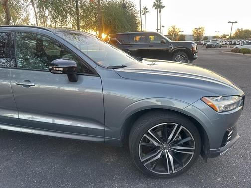 2021 Volvo XC60 T5 R-Design