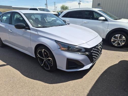 Gray Sky Pearl 2024 Nissan Altima SR FWD