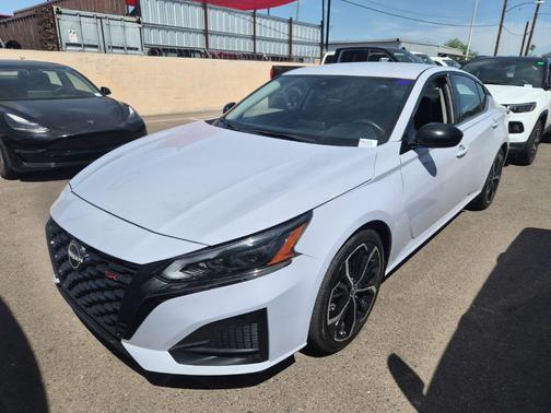 Gray Sky Pearl 2024 Nissan Altima SR FWD