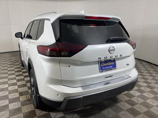 2025 Nissan Rogue SL