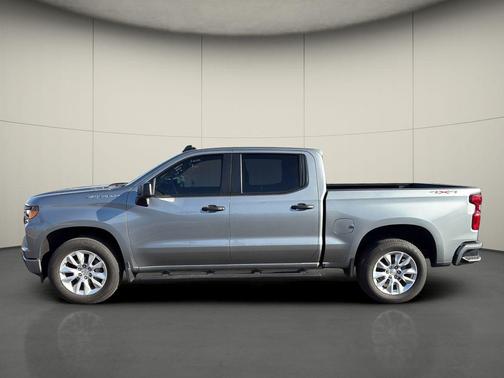 Sterling Gray Metallic 2025 Chevrolet Silverado 1500 Custom