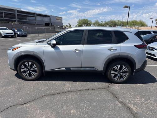 Brilliant Silver Metallic 2023 Nissan Rogue SV