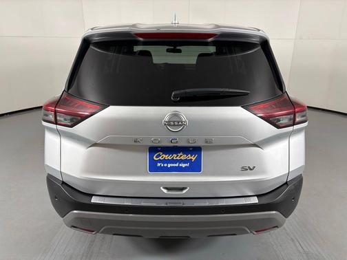 Brilliant Silver Metallic 2023 Nissan Rogue SV