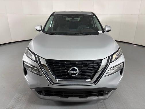 Brilliant Silver Metallic 2023 Nissan Rogue SV