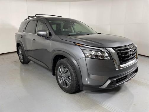 2025 Nissan Pathfinder SV FWD