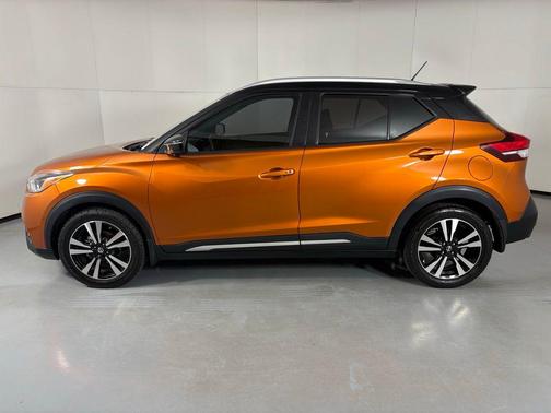 2019 Nissan Kicks SR