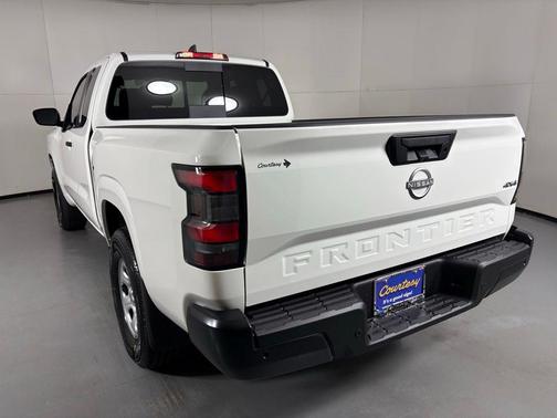 Glacier White 2026 Nissan Frontier S