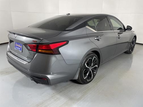 2023 Nissan Altima SR FWD