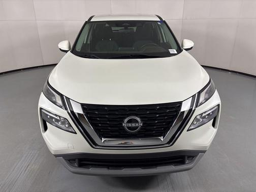 Pearl White Tricoat 2022 Nissan Rogue SV