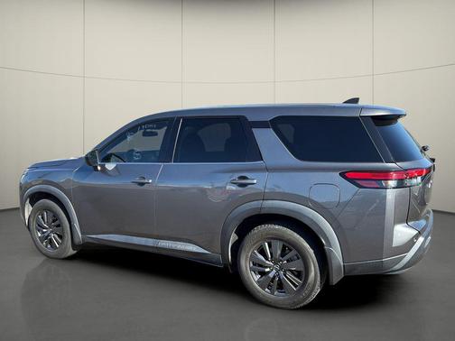 Gun Metallic 2023 Nissan Pathfinder S FWD