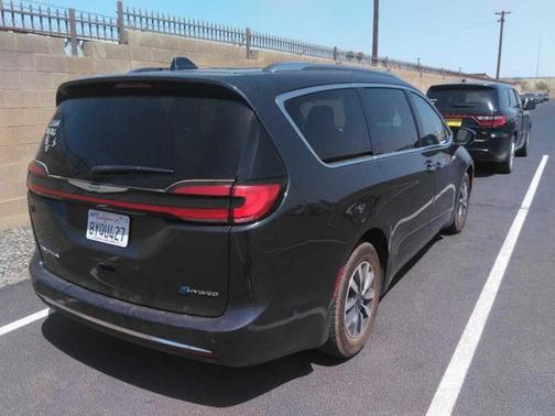 2021 Chrysler Pacifica Hybrid Touring L