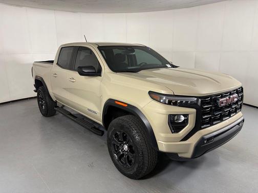 Desert Sand Metallic 2024 GMC Canyon Elevation