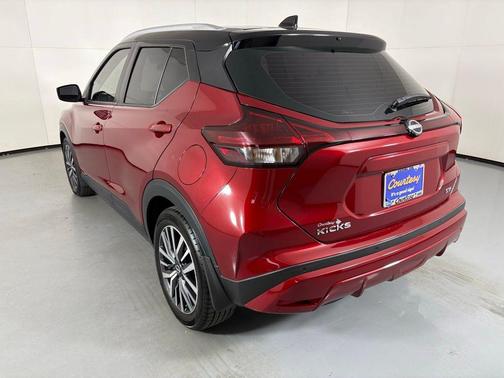 2022 Nissan Kicks SV