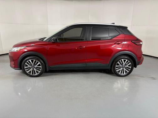 2022 Nissan Kicks SV