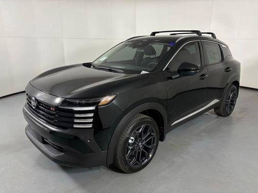 Super Black 2026 Nissan Kicks SR